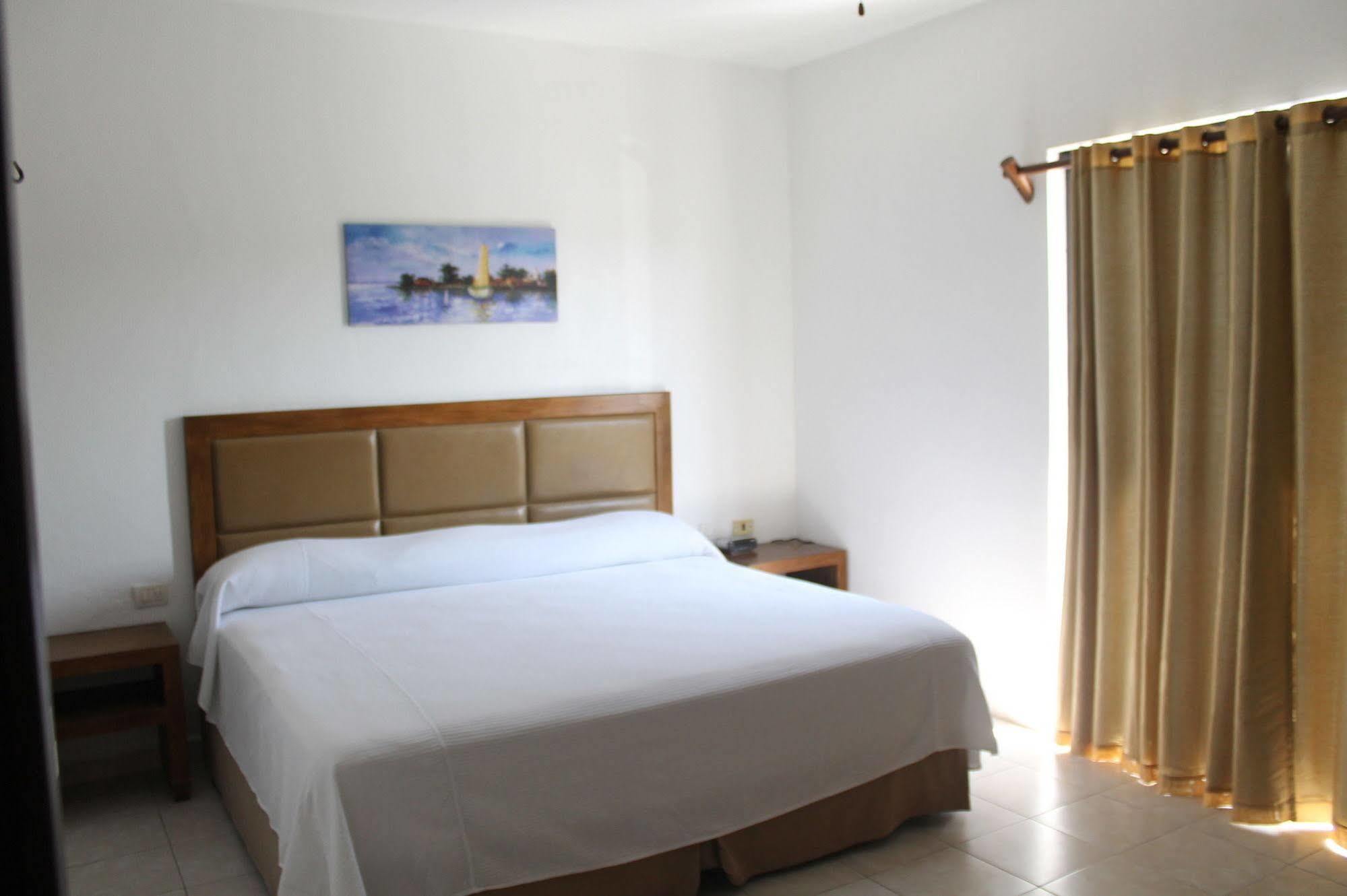 Chac Chi Hotel & Suites อิสลามูเฮเรส ภายนอก รูปภาพ